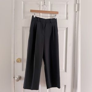 Aritzia Wilfred Cropped Effortless Pants in Black Crepette, Size 2